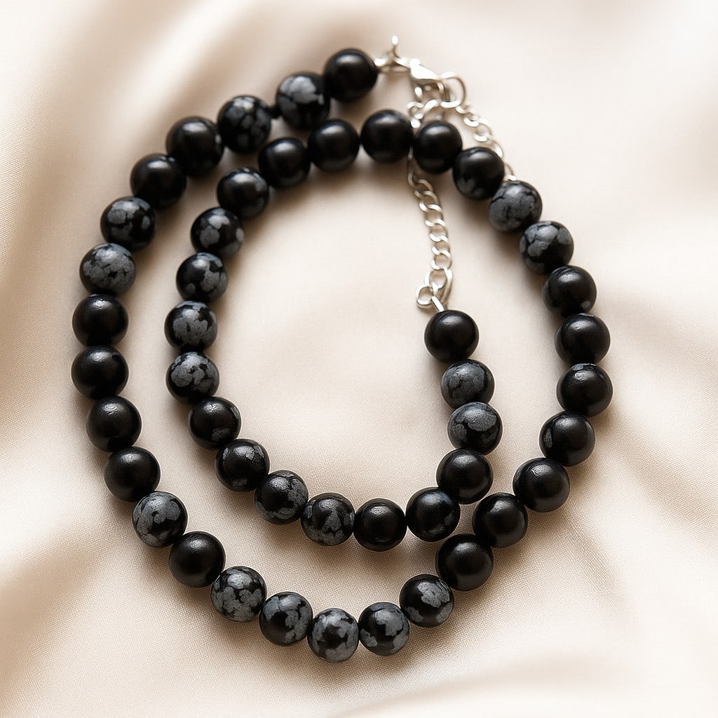 Natural Snowflake Obsidian 8 MM Round Smooth Beads Necklace: Natural Snowflake Obsidian 8 MM Round Smooth Beads Necklace Gemstone : Snowflake Obsidian Shape : Round Beads Beads Size : 8 MM Beads Type : Smooth Necklace Length : 17.5 Inches + 2.5 Inches Adjust