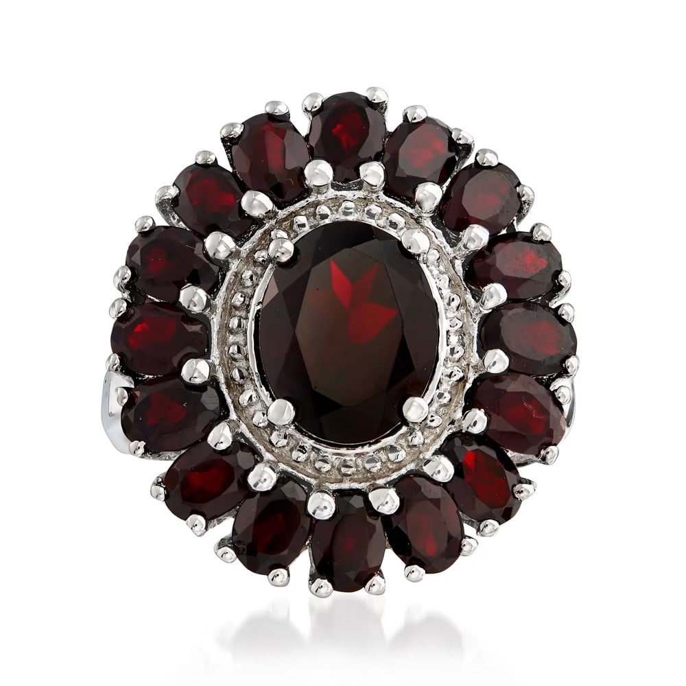 Natural Garnet Gemstone 925 Sterling Silver Ring: Natural Garnet Gemstone 925 Sterling Silver Ring Jewelry Type : Ring Main Stone : Garnet Main Stone Shape and Size : Oval 9x7 MM (1 Piece) , Oval 4x3 MM (16 Pieces) Main Stone Color : Red Metal : S