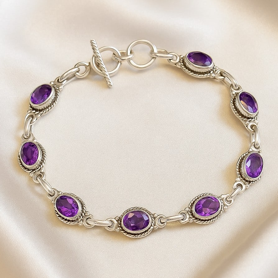 AMETHYST 92.5 STERLING SILVER BRACELET: AMETHYST 92.5 STERLING SILVER BRACELET Product Type : BRACELET Main Stone : AMETHYST Main Stone Shape : OVAL Main Stone Size : 7X5 MM Main Stone Color : PURPLE Metal : STERLING SILVER Metal Purity : 9