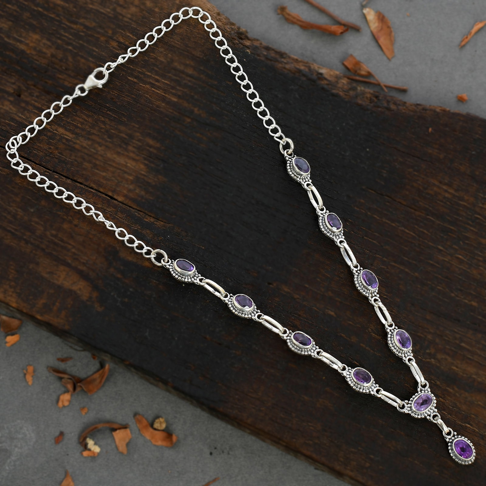 AMETHYST GEMSTONE 92.5 STERLING SILVER NECKLACE: AMETHYST GEMSTONE 92.5 STERLING SILVER NECKLACE Product Type : NECKLACE Main Stone : AMETHYST Main Stone Shape : OVAL Main Stone Size : 7X5 MM Main Stone Color : PURPLE Metal : STERLING SILVER Metal P