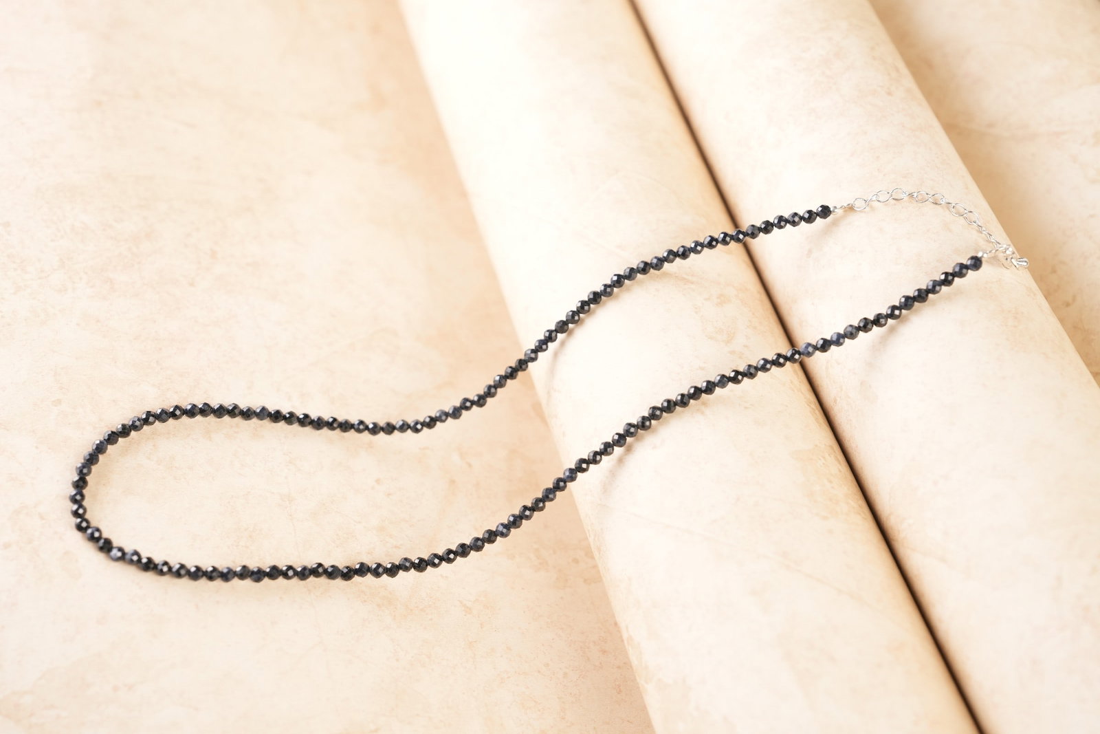 Natural Blue Sapphire Gemstone 3 MM Round Micro Faceted Beads Necklace: Natural Blue Sapphire Gemstone 3 MM Round Micro Faceted Beads Necklace Gemstone : Blue Sapphire Shape : Round Beads Beads Size : 3 MM Beads Type : Micro Faceted Necklace Length : 17.5 Inches + 2.5