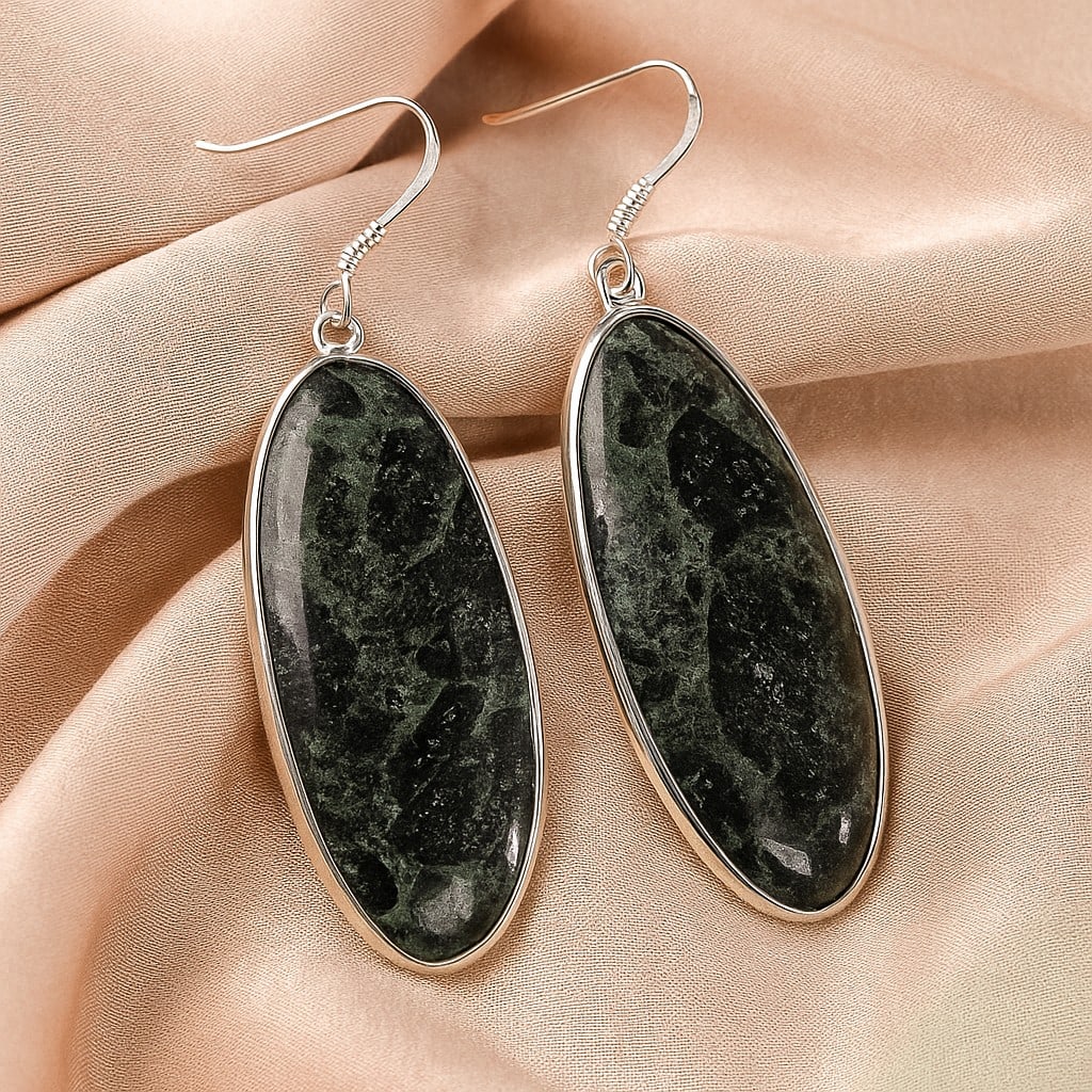 BLACK TOURMALINE 92.5 STERLING SILVER EARRING: BLACK TOURMALINE 92.5 STERLING SILVER EARRING Product Type : EARRING Main Stone : BLACK TOURMALINE Main Stone Shape : OVAL Main Stone Size : 41X17 MM Main Stone Color : BLACK Metal : STERLING SILVER M
