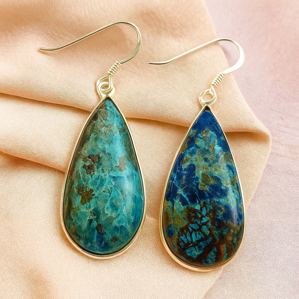 CHRYSOCOLLA 92.5 STERLING SILVER EARRING: CHRYSOCOLLA 92.5 STERLING SILVER EARRING Product Type : EARRING Main Stone : CHRYSOCOLLA Main Stone Shape : PEAR Main Stone Size : 32X16 MM Main Stone Color : MULTICOLOR Metal : STERLING SILVER Metal