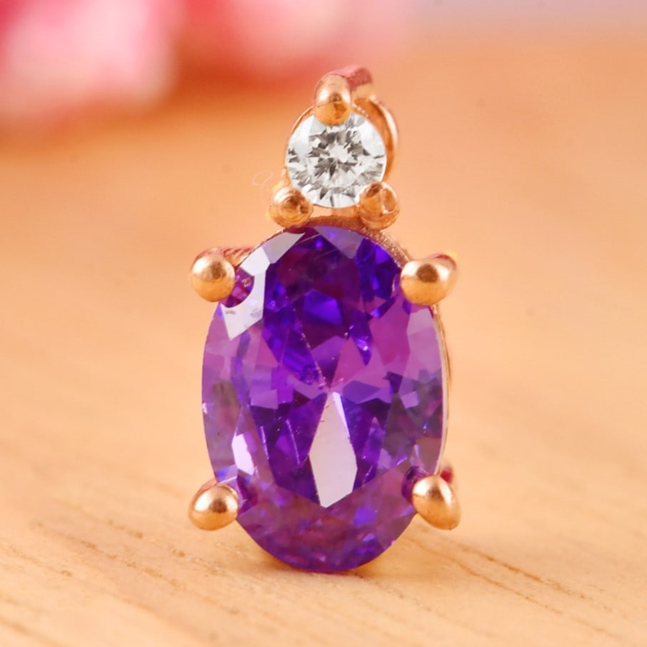 Natural Amethyst & Diamond 14 KT White Gold Pendant: Natural Amethyst & Diamond 14 KT White Gold Pendant Jewelry Type : Pendant Main Stone : Amethyst & Diamond Main Stone Shape & Size : Oval 7x5 MM Main Stone Color : Purple Diamond Shape & Size : Rou