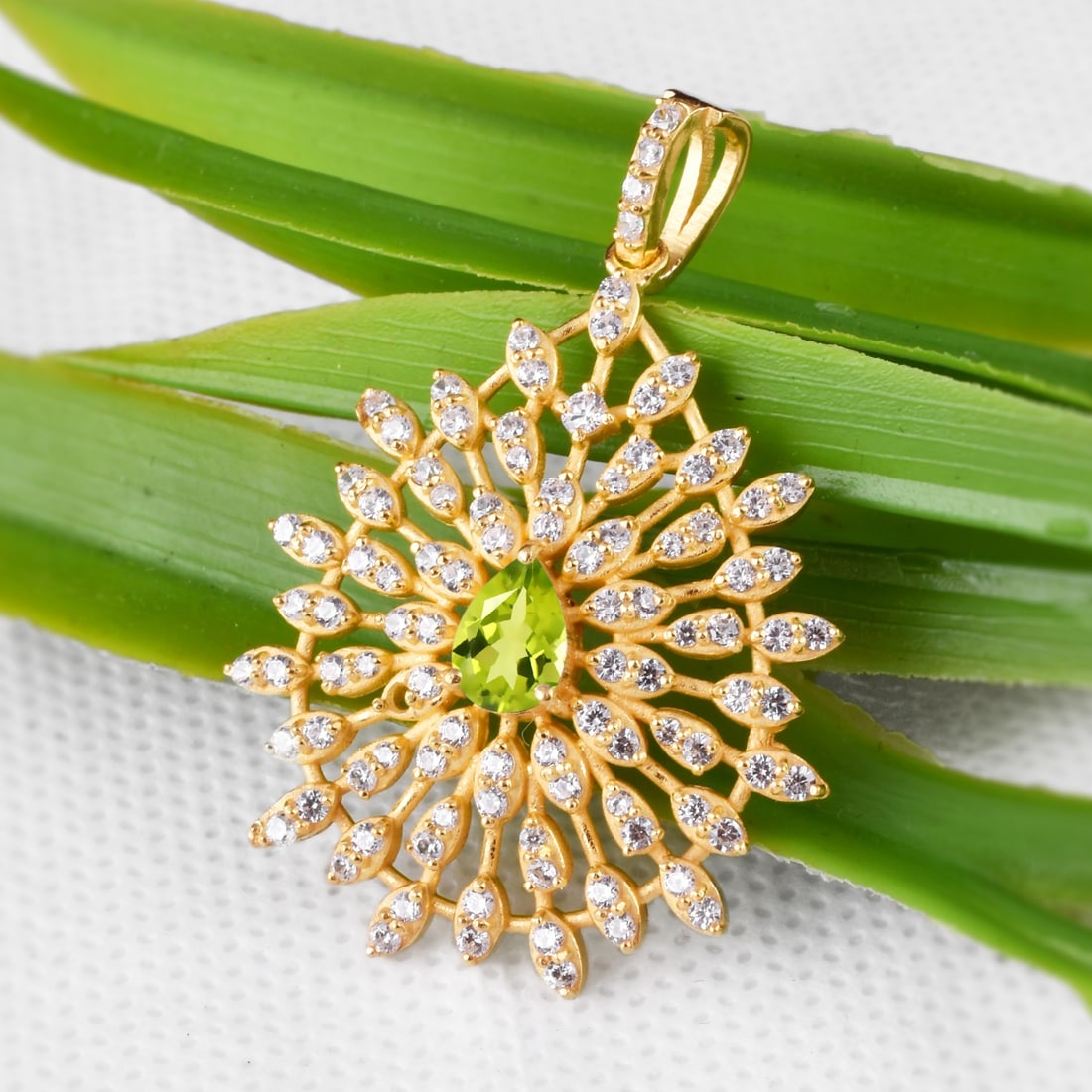Natural Peridot & Diamond 14 KT Yellow Gold Pendant (1 of 4)
