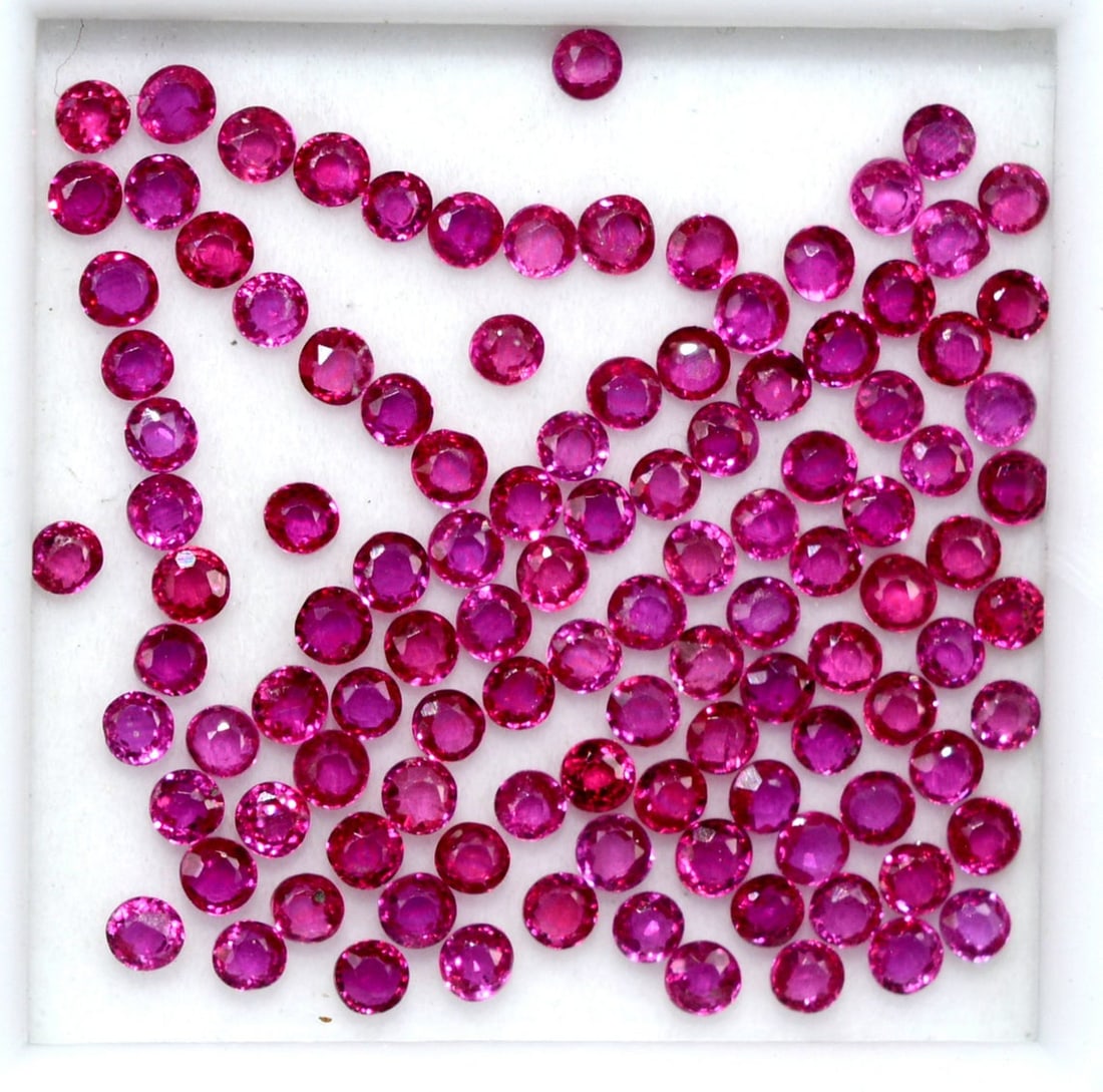 Ruby 1 MM Round Diamond Cut 100 Pieces: Natural Ruby 1 MM Round Diamond Cut 100 Pieces Gemstone : Ruby Shape : Round Size : 1 MM Color : Red Type : Diamond Cut Quantity : 100 Pieces Weight : 1.2 Carats