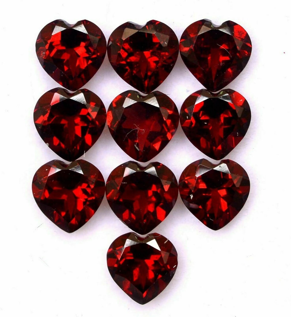 Red Garnet 5x5 MM Heart Faceted Cut 50 Pieces: Natural Red Garnet 5x5 MM Heart Faceted Cut 50 Pieces Gemstone : Red Garnet Shape : Heart Size : 5x5 MM Color : Red Type : Faceted Cut Quantity : 50 Pieces Weight : 28