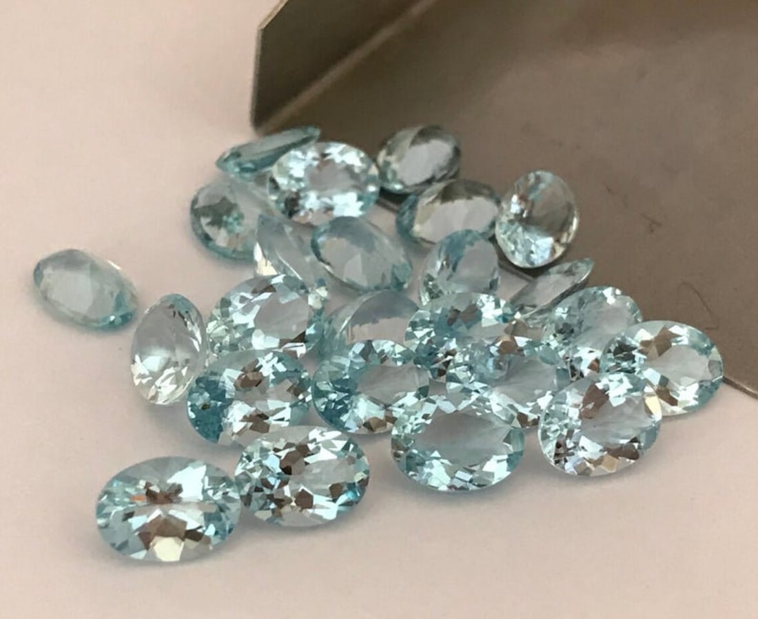 Aquamarine 7x5 MM Oval Faceted Cut 20 Pieces: Natural Aquamarine 7x5 MM Oval Faceted Cut 20 Pieces Gemstone : Aquamarine Shape : Oval Size : 7x5 MM Color : Aqua Blue Type : Faceted Cut Quantity : 20 Pieces Weight :