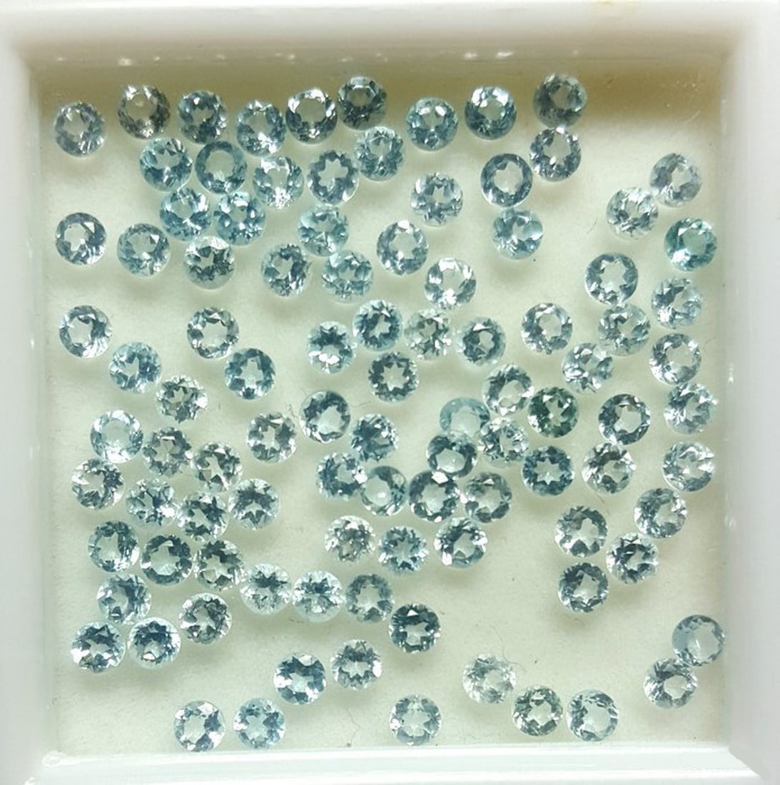 Aquamarine 3 MM Round Faceted Cut 100 Pieces: Natural Aquamarine 3 MM Round Faceted Cut 100 Pieces Gemstone : Aquamarine Shape : Round Size : 3 MM Color : Aqua Blue Type : Faceted Cut Quantity : 100 Pieces Weight :