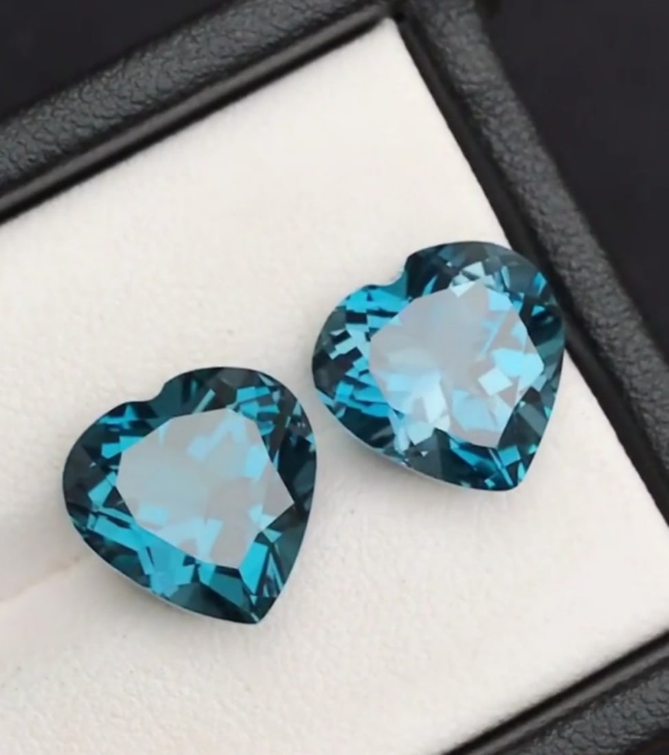 Natural London Blue Topaz 10 MM Heart Cut Gemstone Pair: Natural London Blue Topaz 10 MM Heart Cut Gemstone Pair Gemstone : London Blue Topaz Stone Shape : Heart Stone Cutting Type : Faceted Cut Stone Weight : 7.60 Carats Stone Measurement : 10