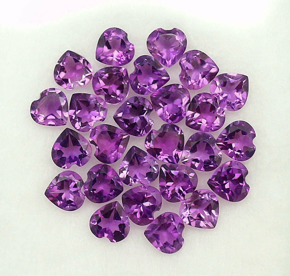 Amethyst 5x5 MM Heart Faceted Cut 50 Pieces: Natural Amethyst 5x5 MM Heart Faceted Cut 50 Pieces Gemstone : Amethyst Shape : Heart Size : 5x5 MM Color : Purple Type : Faceted Cut Quantity : 50 Pieces Weight : 20 C