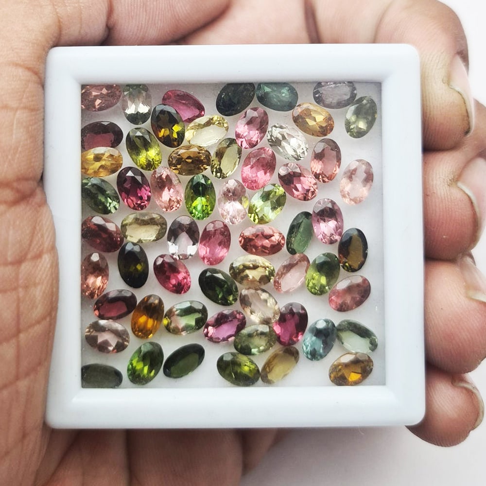 Multi Tourmaline 6x4 MM Oval Faceted Cut 20 Pieces: Natural Multi Tourmaline 6x4 MM Oval Faceted Cut 20 Pieces Gemstone : Multi Tourmaline Shape : Oval Size : 6x4 MM Color : Multi Color Type : Faceted Cut Quantity : 20 Pieces <