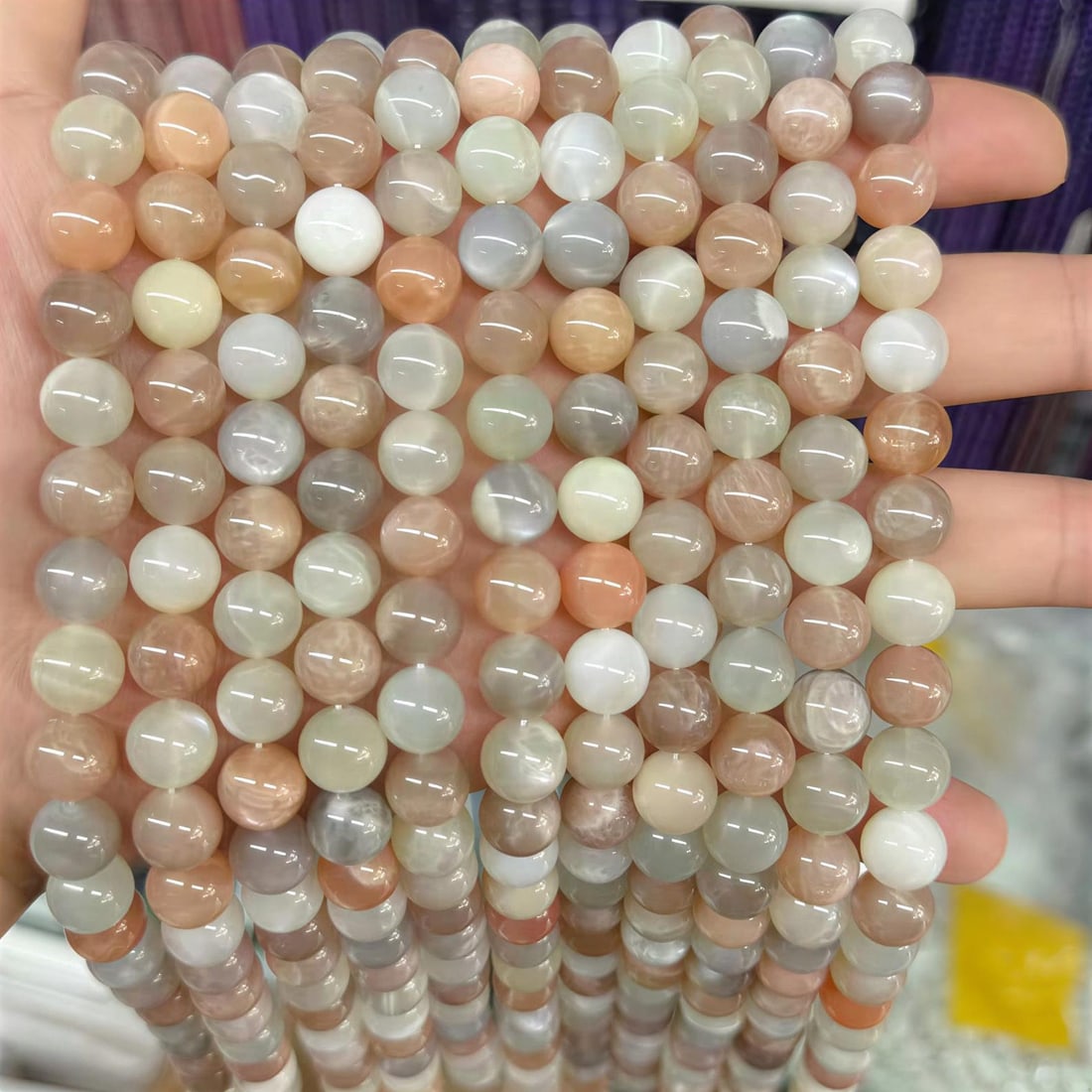 Natural Silvery Peach Moonstone 8 MM Round Smooth Plain Beads 10 Strand: Natural Silvery Peach Moonstone Gemstone 8 MM Round Smooth Plain Beads 10 Strand Product Type : Loose Beads Strand Gemstone : Silvery Peach Moonstone Beads Shape : Round Smooth Plain Beads Size : 8