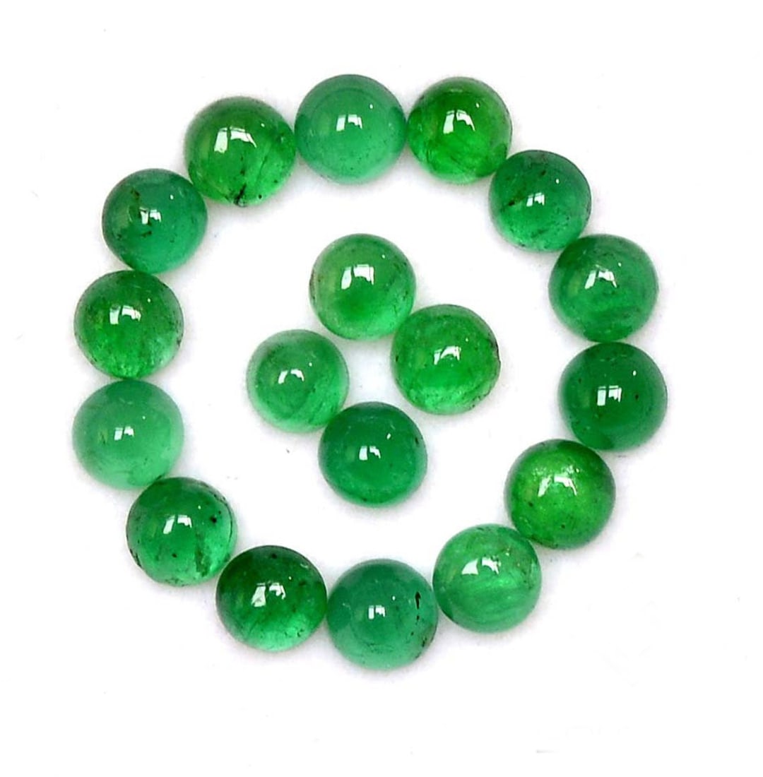 Emerald 3.5 MM Round Cabochon 25 Pieces: Natural Emerald 3.5 MM Round Cabochon 25 Pieces Gemstone : Emerald Shape : Round Size : 3.5 MM Color : Green Type : Cabochon Quantity : 25 Pieces Weight : 4.75 Carats