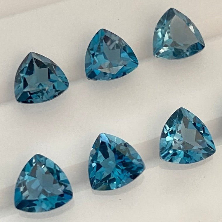 London Blue Topaz 5 MM Trillion Faceted Cut 25 Pieces (1 of 4)