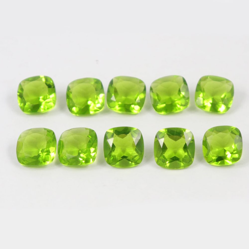 Peridot 4x4 MM Cushion Faceted Cut 50 Pieces (1 of 4)