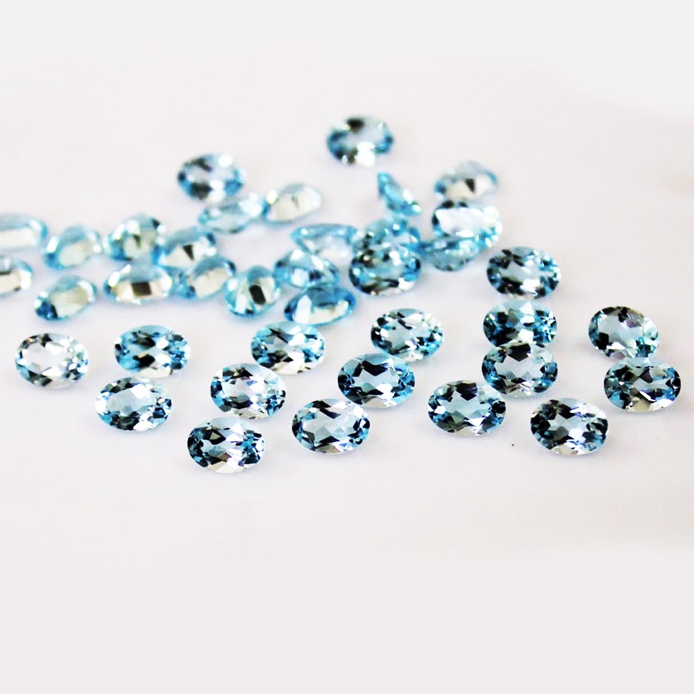 Blue Topaz 5x4 MM Oval Faceted Cut 50 Pieces: Natural Blue Topaz 5x4 MM Oval Faceted Cut 50 Pieces Gemstone : Blue Topaz Shape : Oval Size : 5x4 MM Color : Sky Blue Type : Faceted Cut Quantity : 50 Pieces Weight :