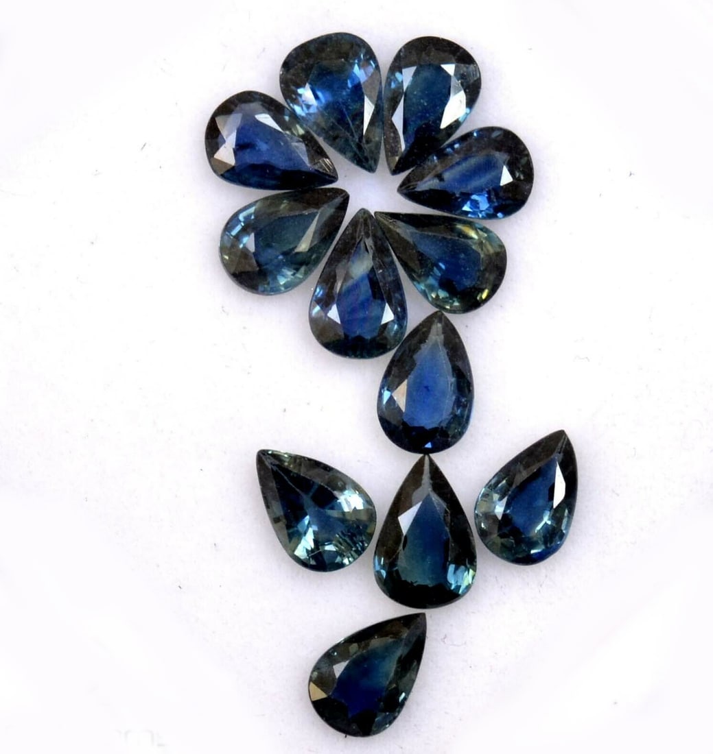 Blue Sapphire 6x4 MM Pear Faceted Cut 20 Pieces: Natural Blue Sapphire 6x4 MM Pear Faceted Cut 20 Pieces Gemstone : Blue Sapphire Shape : Pear Size : 6x4 MM Color : Blue Type : Faceted Cut Quantity : 20 Pieces Weight : </