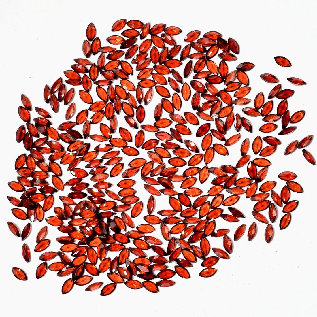 Red Garnet 2.5x5 MM Marquise Faceted Cut 100 Pieces: Natural Red Garnet 2.5x5 MM Marquise Faceted Cut 100 Pieces Gemstone : Red Garnet Shape : Marquise Size : 2.5x5 MM Color : Red Type : Faceted Cut Quantity : 100 Pieces Weig