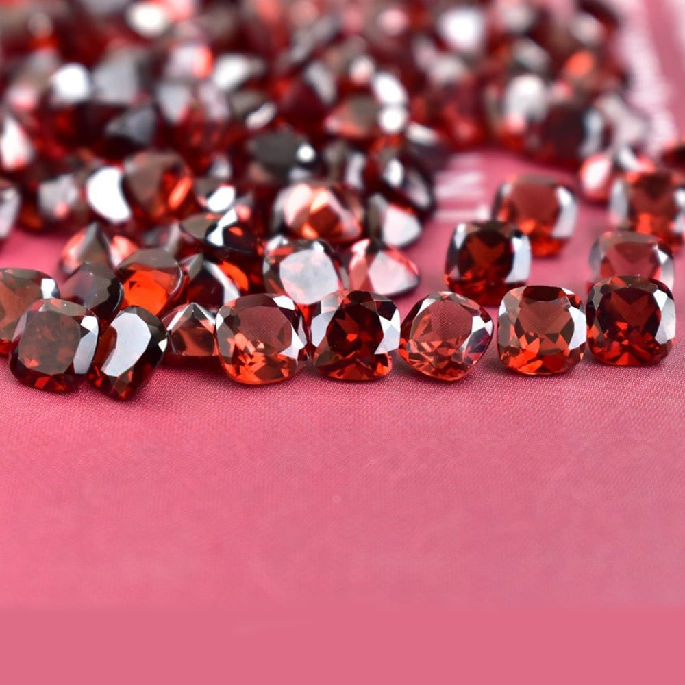 Red Garnet 4x4 MM Cushion Faceted Cut 50 Pieces (1 of 4)