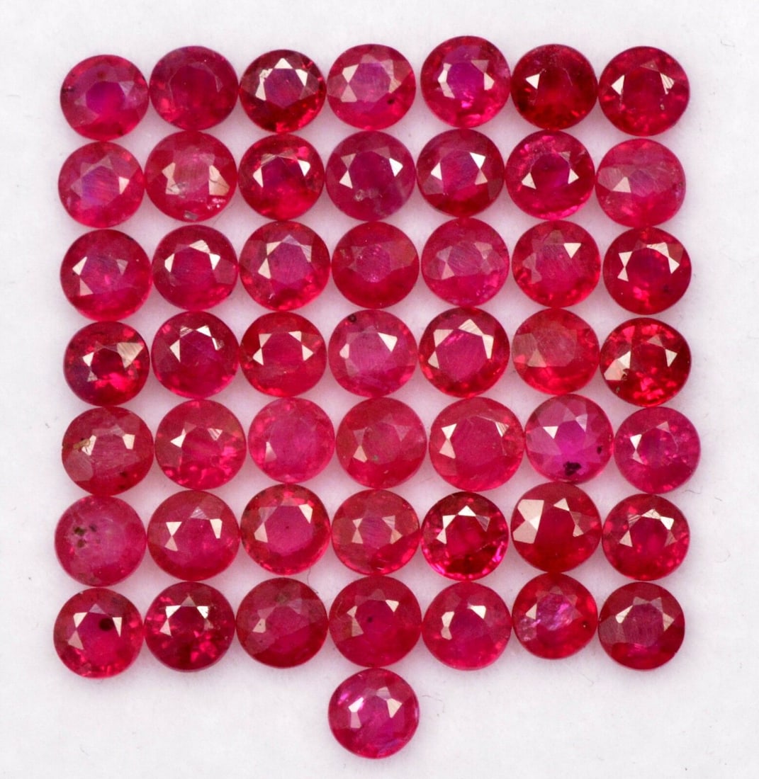 Ruby 3 MM Round Faceted Cut 20 Pieces: Natural Ruby 3 MM Round Faceted Cut 20 Pieces Gemstone : Ruby Shape : Round Size : 3 MM Color : Red Type : Faceted Cut Quantity : 20 Pieces Weight : 3.6 Carats Co