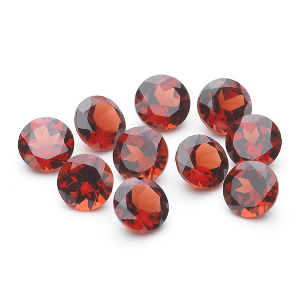 Red Garnet 5 MM Round Faceted Cut 50 Pieces: Natural Red Garnet 5 MM Round Faceted Cut 50 Pieces Gemstone : Red Garnet Shape : Round Size : 5 MM Color : Red Type : Faceted Cut Quantity : 50 Pieces Weight : 28 Cara