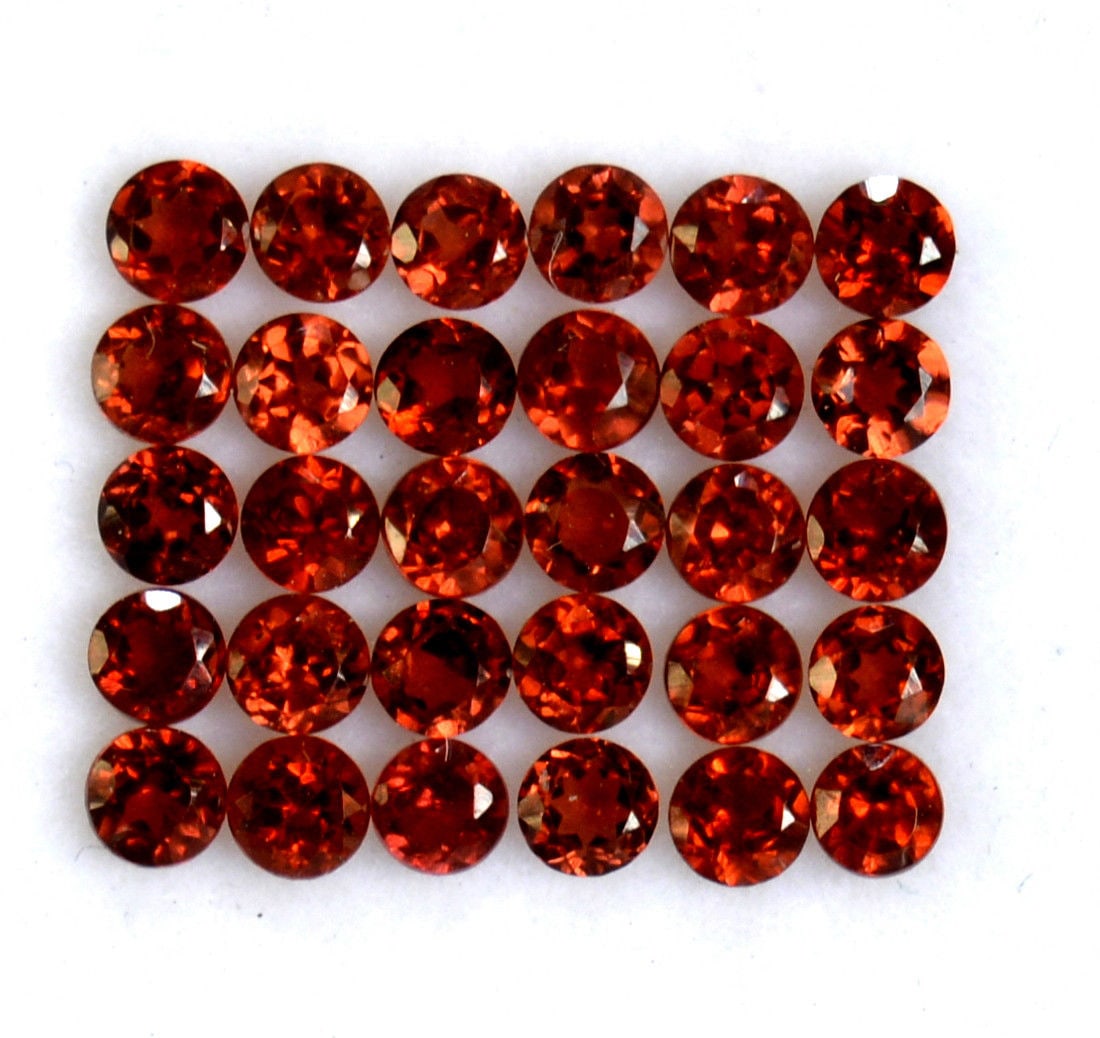 Red Garnet 4 MM Round Faceted Cut 100 Pieces: Natural Red Garnet 4 MM Round Faceted Cut 100 Pieces Gemstone : Red Garnet Shape : Round Size : 4 MM Color : Red Type : Faceted Cut Quantity : 100 Pieces Weight : 30 Ca