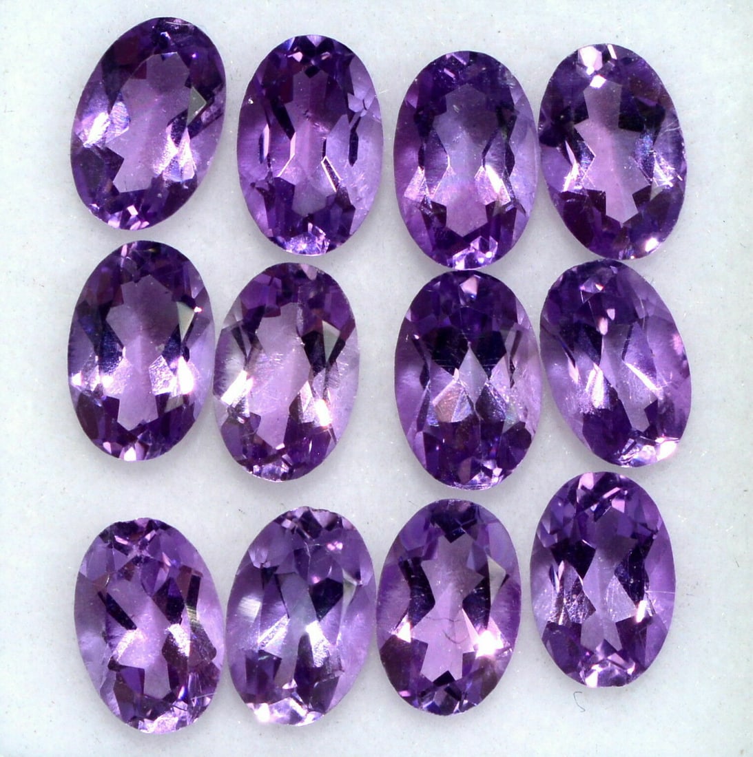 Amethyst 6x4 MM Oval Faceted Cut 50 Pieces: Natural Amethyst 6x4 MM Oval Faceted Cut 50 Pieces Gemstone : Amethyst Shape : Oval Size : 6x4 MM Color : Purple Type : Faceted Cut Quantity : 50 Pieces Weight : 23.5 C