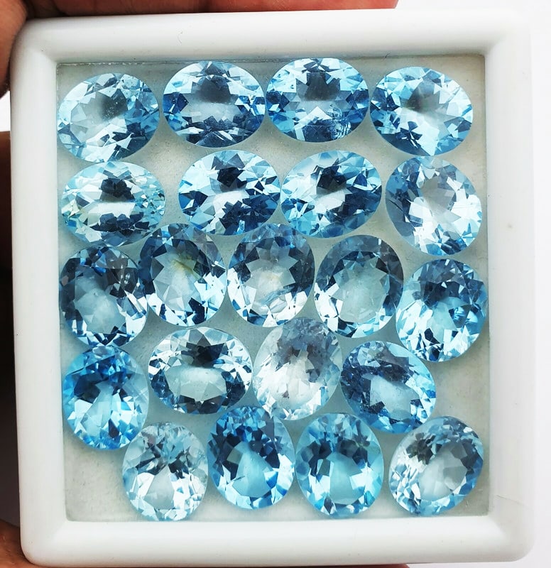 Blue Topaz 8x6 MM Oval Faceted Cut 25 Pieces: Natural Blue Topaz 8x6 MM Oval Faceted Cut 25 Pieces Gemstone : Blue Topaz Shape : Oval Size : 8x6 MM Color : Sky Blue Type : Faceted Cut Quantity : 25 Pieces Weight :