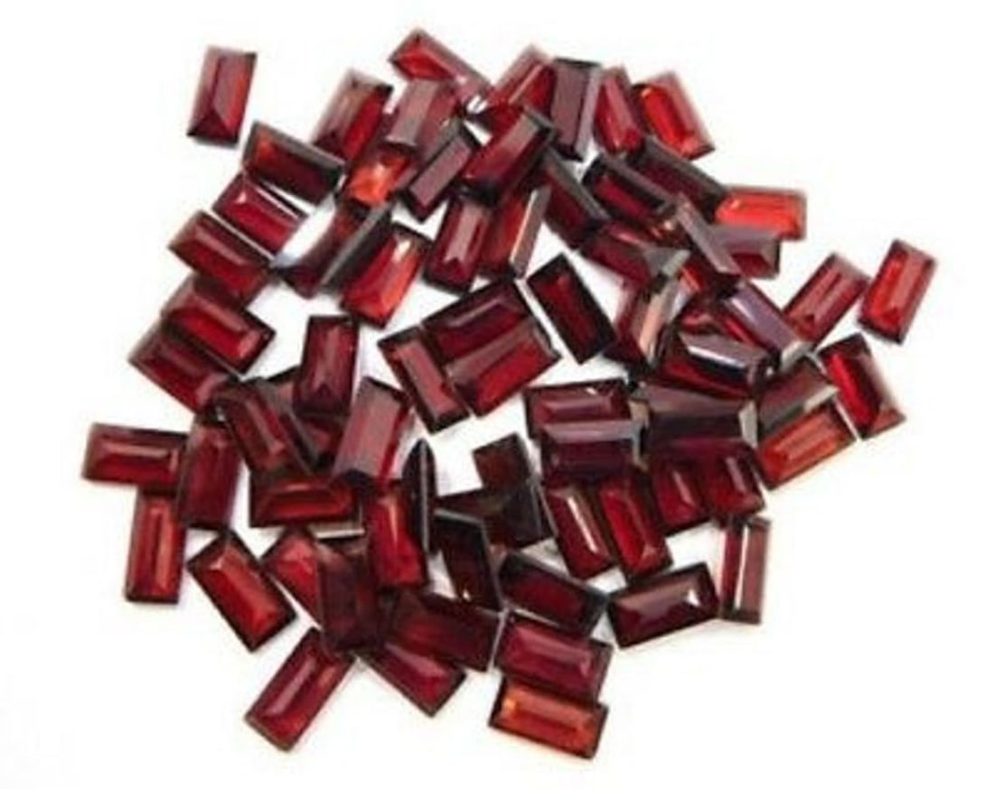 Red Garnet 2x4 MM Baguette Faceted Cut 200 Pieces: Natural Red Garnet 2x4 MM Baguette Faceted Cut 200 Pieces Gemstone : Red Garnet Shape : Baguette Size : 2x4 MM Color : Red Type : Faceted Cut Quantity : 200 Pieces Weight :