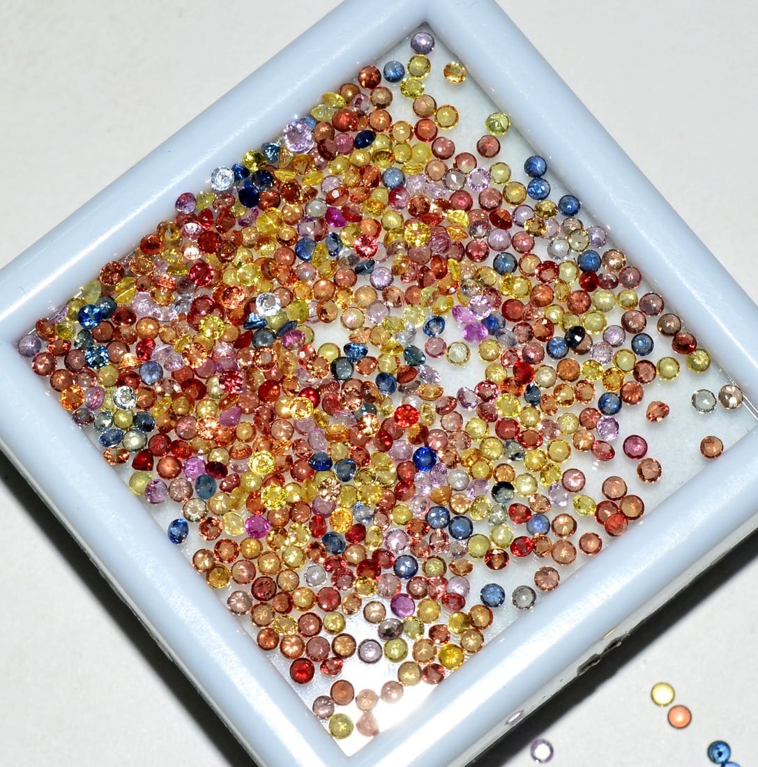 Multi Sapphire 1.5 MM Round Diamond Cut 200 Pieces: Natural Multi Sapphire 1.5 MM Round Diamond Cut 200 Pieces Gemstone : Multi Sapphire Shape : Round Size : 1.5 MM Color : Multi Color Type : Diamond Cut Quantity : 200 Pieces <