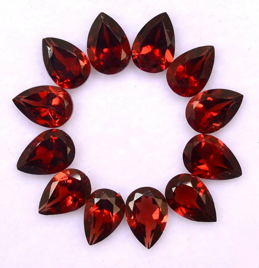 Red Garnet 6x4 MM Pear Faceted Cut 100 Pieces: Natural Red Garnet 6x4 MM Pear Faceted Cut 100 Pieces Gemstone : Red Garnet Shape : Pear Size : 6x4 MM Color : Red Type : Faceted Cut Quantity : 100 Pieces Weight : 25