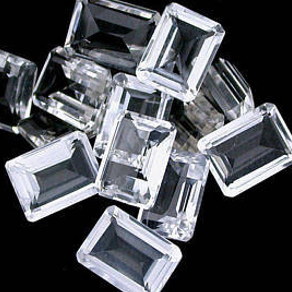 White Topaz 8x6 MM Octagon Faceted Cut 40 Pieces: Natural White Topaz 8x6 MM Octagon Faceted Cut 40 Pieces Gemstone : White Topaz Shape : Octagon Size : 8x6 MM Color : White (Colorless) Type : Faceted Cut Quantity : 40 Pieces