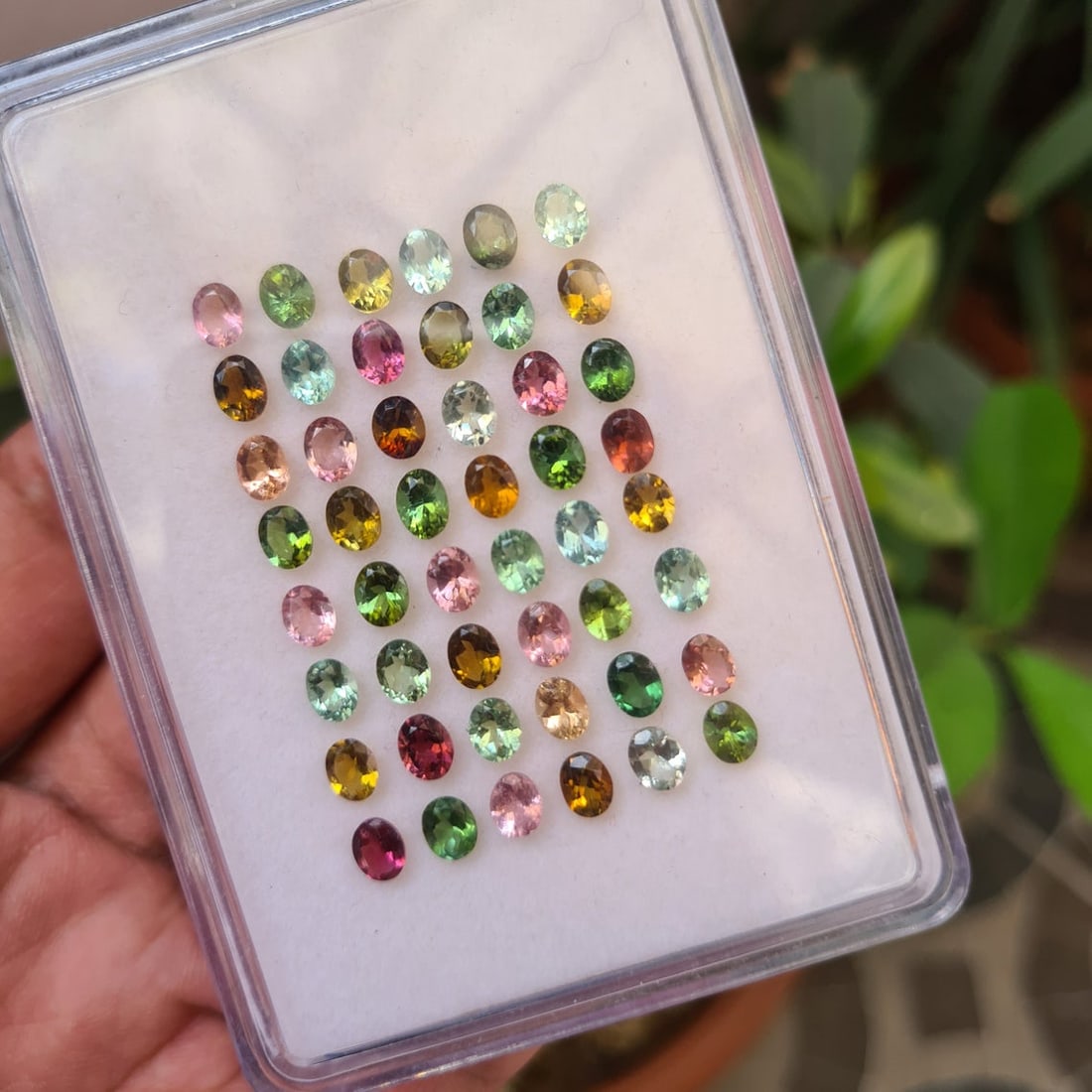 Multi Tourmaline 4x3 MM Oval Faceted Cut 100 Pieces: Natural Multi Tourmaline 4x3 MM Oval Faceted Cut 100 Pieces Gemstone : Multi Tourmaline Shape : Oval Size : 4x3 MM Color : Multi Color Type : Faceted Cut Quantity : 100 Pieces