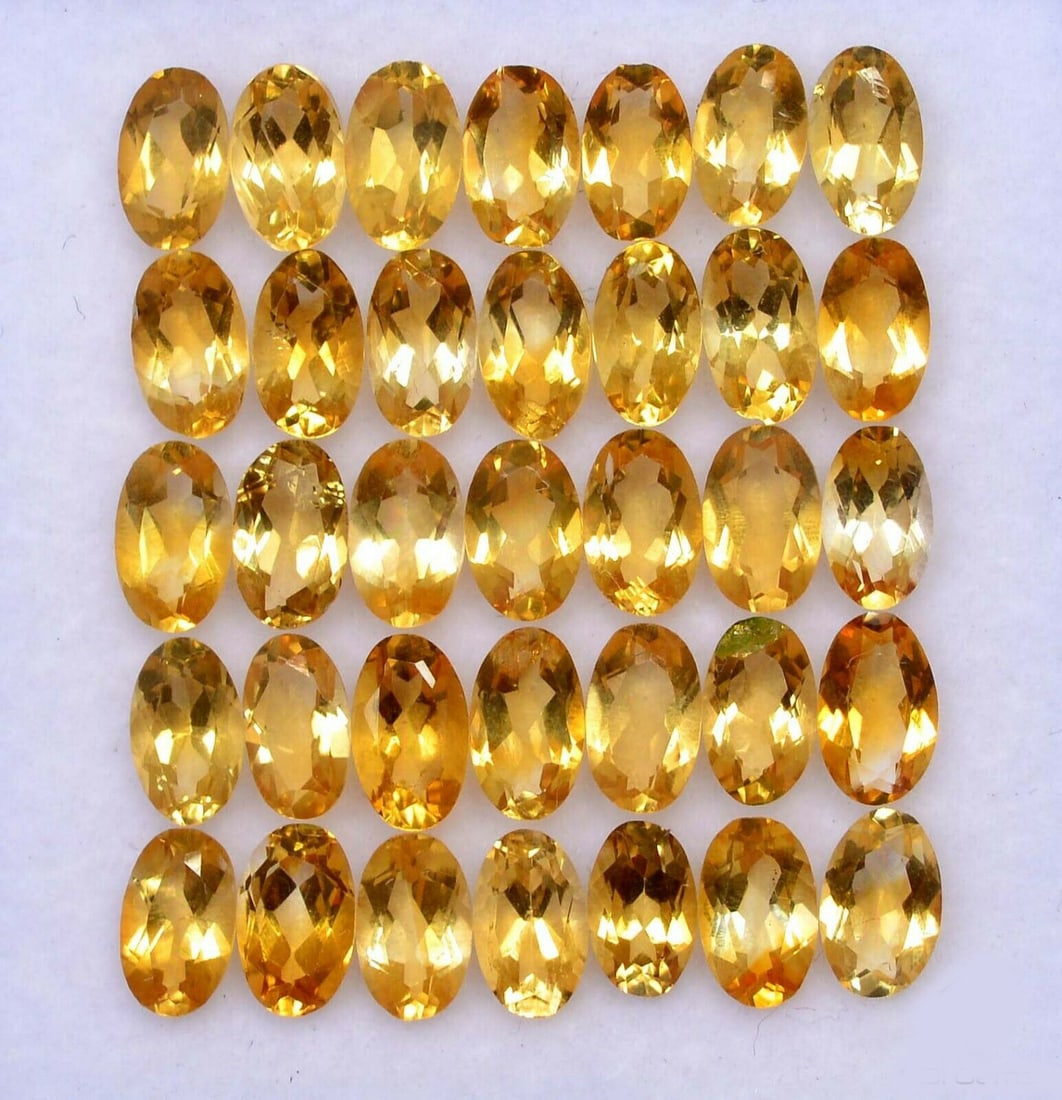 Citrine 6x4 MM Oval Faceted Cut 25 Pieces: Natural Citrine 6x4 MM Oval Faceted Cut 25 Pieces Gemstone : Citrine Shape : Oval Size : 6x4 MM Color : Yellow Type : Faceted Cut Quantity : 25 Pieces Weight : 15.80 Ca