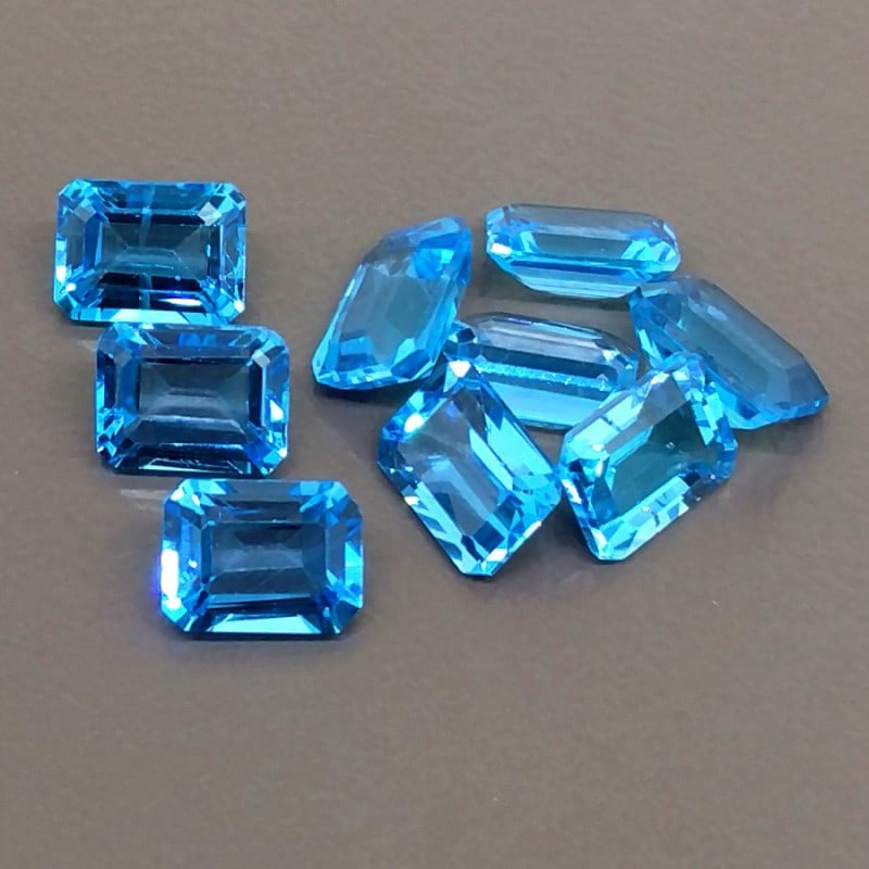 Swiss Blue Topaz 6X4 MM Octagon Faceted Cut 20 Pieces: Natural Swiss Blue Topaz 6X4 MM Octagon Faceted Cut 20 Pieces Gemstone : Swiss Blue Topaz Shape : Octagon Size : 6X4 MM Color : Sky Blue Type : Faceted Cut Quantity : 20 Pieces