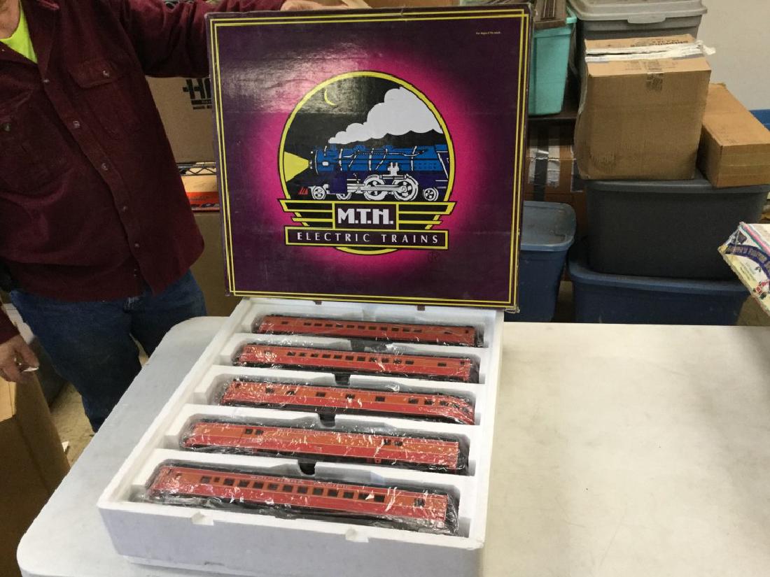 M.T.H. 5 CAR PASSENGER TRAIN SET, SCALE 5-CAR 70' ABS (1 of 3)