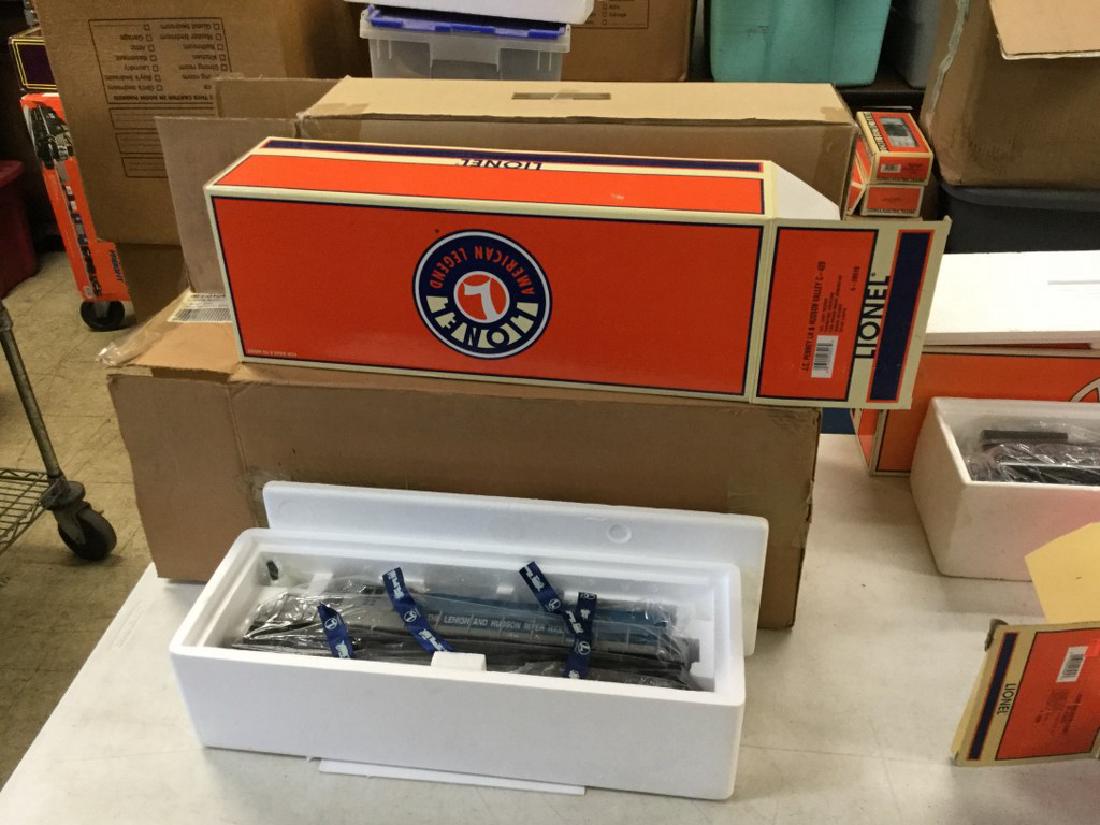 LIONEL JC PENNEY COLLECTIBLE ENGINE W/DISPLAY CASE, NO (1 of 3)