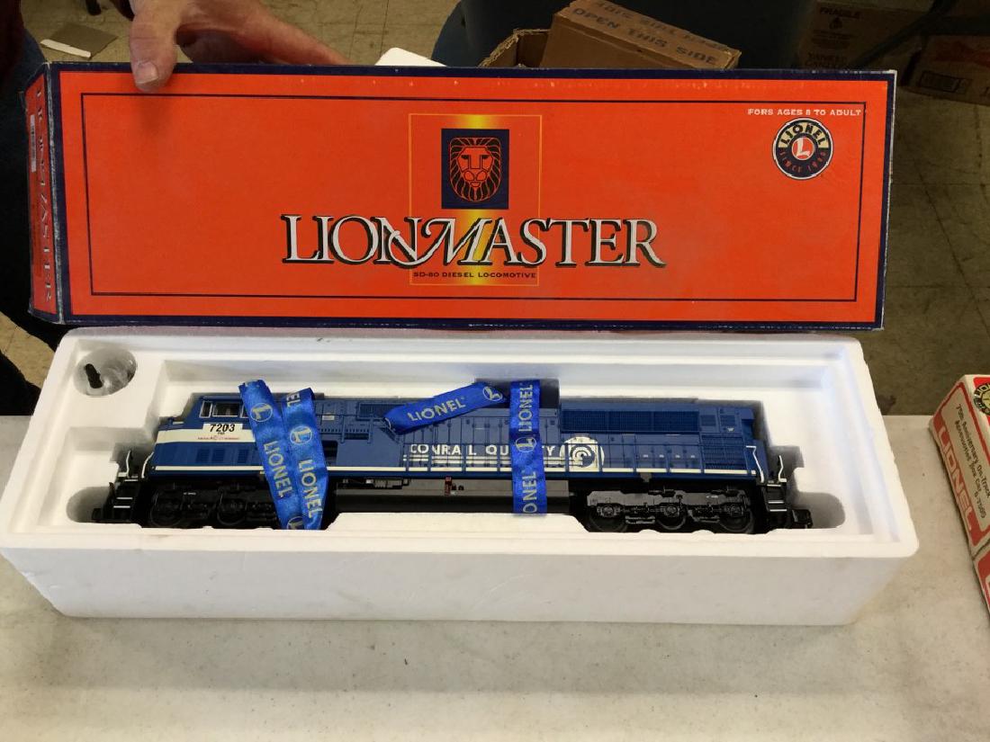 LIONEL SD-80 CONRAIL DIESEL LOCOMOTIVE, NO 6-28202, NEW (1 of 2)