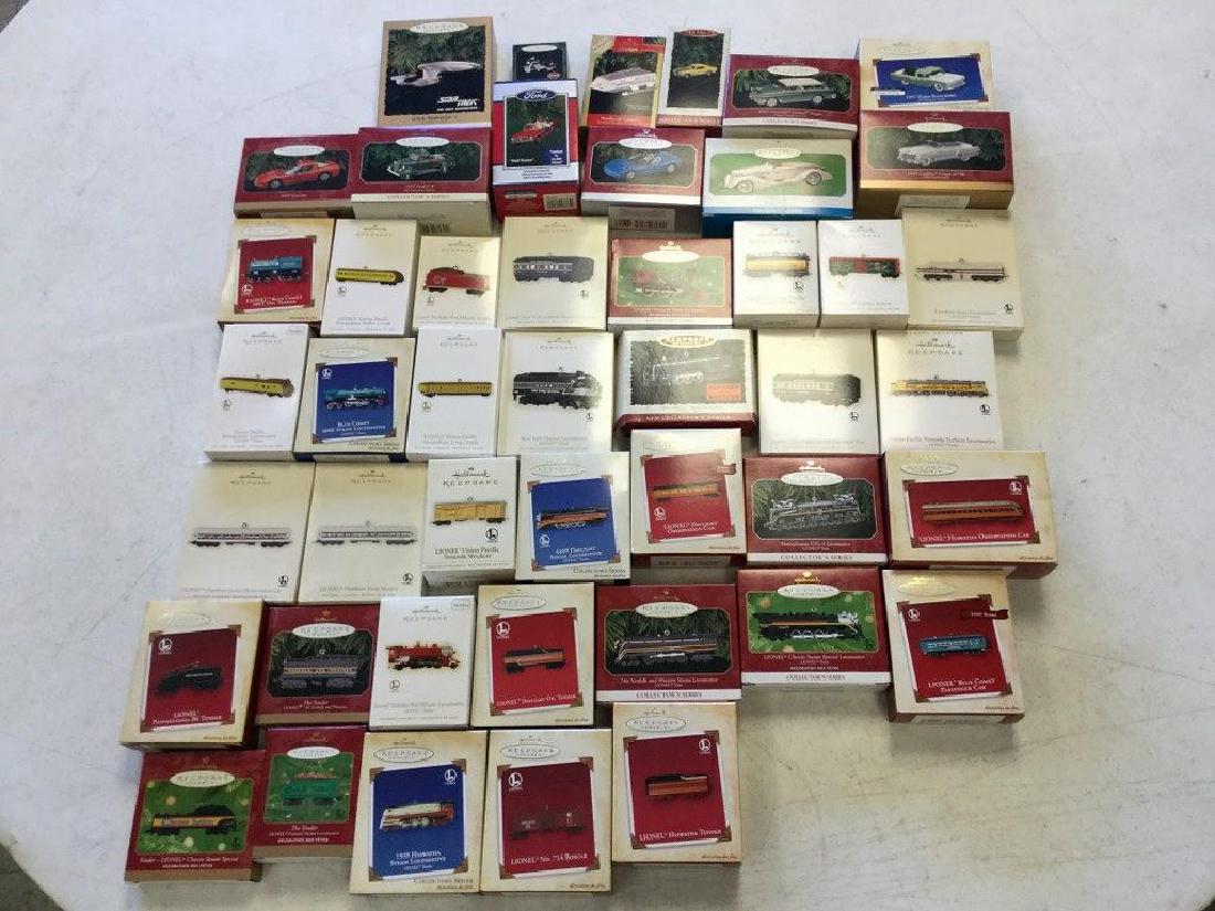 (46) HALLMARK KEEPSAKE CHRISTMAS ORNAMENTS IN BOXES, (1 of 7)