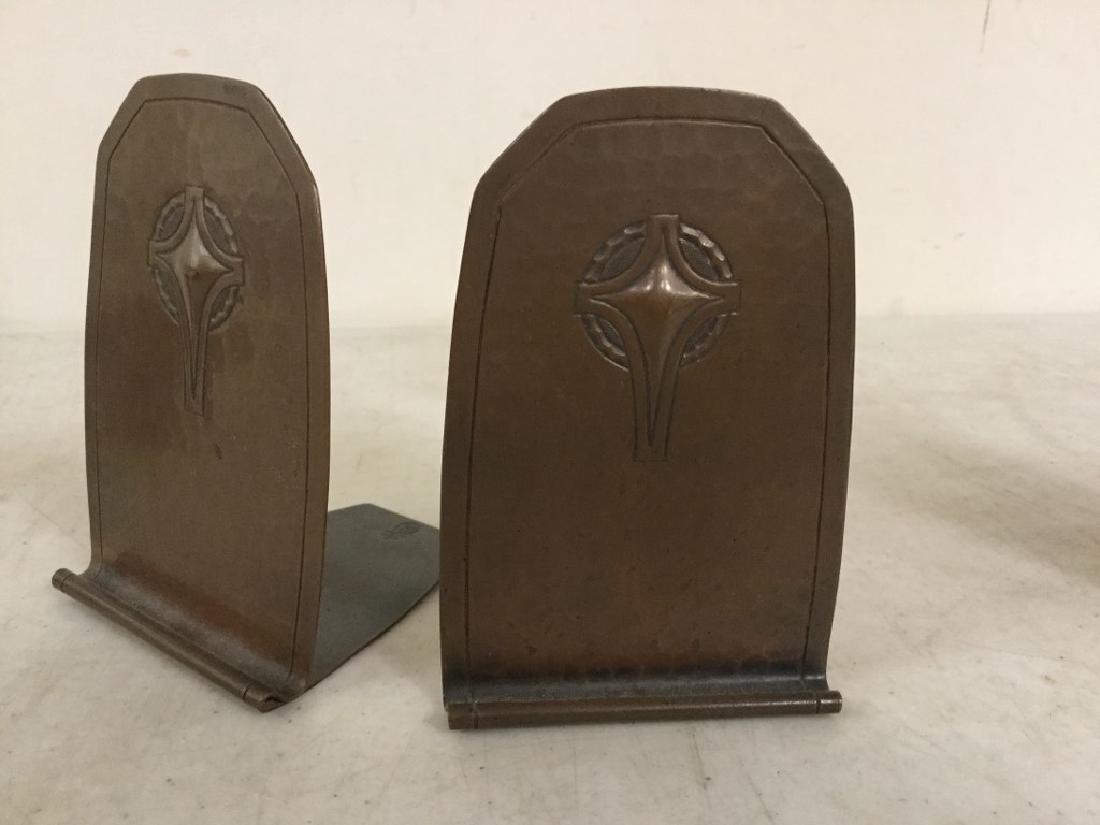 PAIR ROYCROFT COPPER HAND HAMMERED BOOKENDS MEASURE 5" (1 of 4)