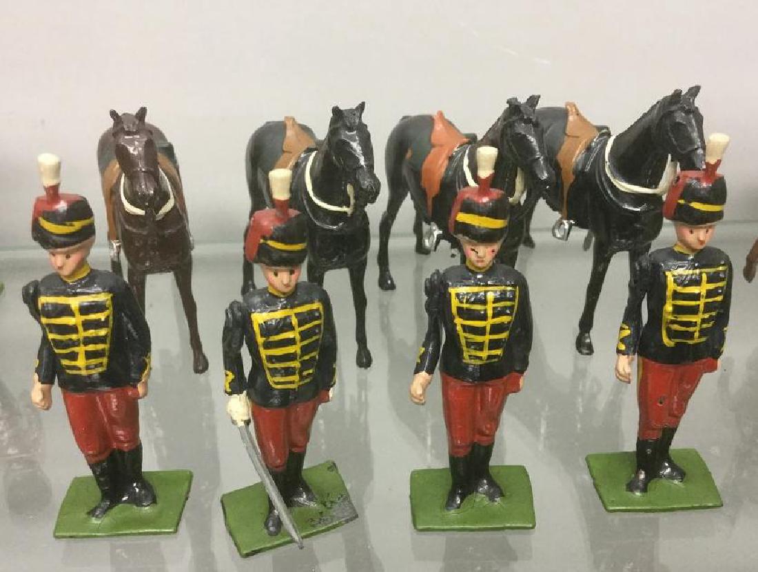 BRITAINS SOLDIERS- 8 PCS PRINCE ALBERTS 11 TH HUSSARS,: BRITAINS SOLDIERS- 8 PCS PRINCE ALBERTS 11 TH HUSSARS, 4 MEN DISMOUNTED, 4 HORSES, INCLUDES 1 OFFICER, 1 ORIGINAL BOX, FROM KINGSTON NY COLLECTOR FROM WHEN HE WAS A CHILD, IN AS FOUND CONDITION