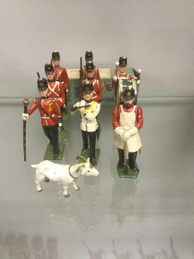 BRITAINS SOLDIERS- 9 PCS FORT HENRY GUARDS, 3 RIFLEMEN, (1 of 4)