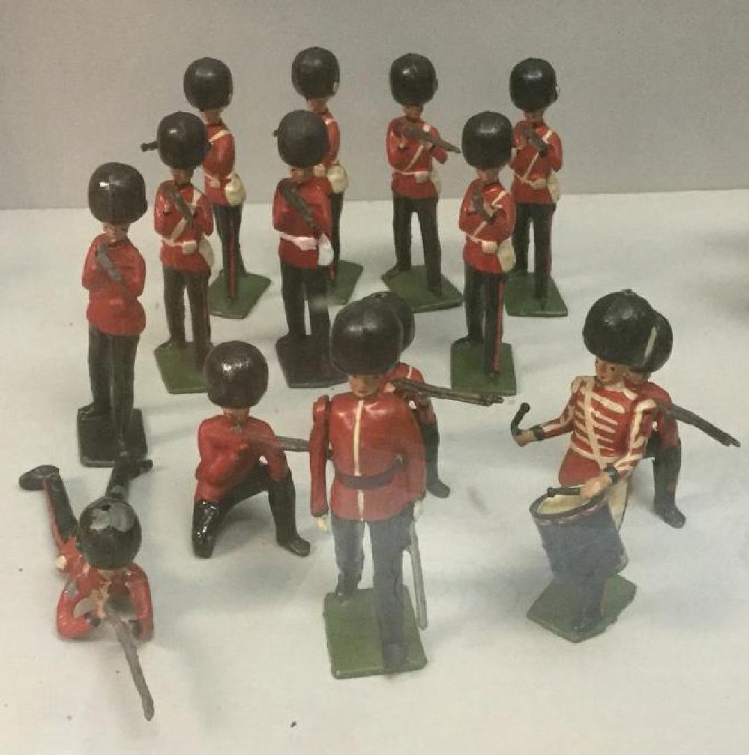 BRITAINS SOLDIERS- 14 PCS SCOTS GUARDS INCLUDING (1 of 3)