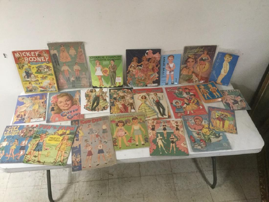 BOXLOT OF 22 PAPER DOLLS AND CUT OUTS, WIDE RANGE OF (1 of 4)