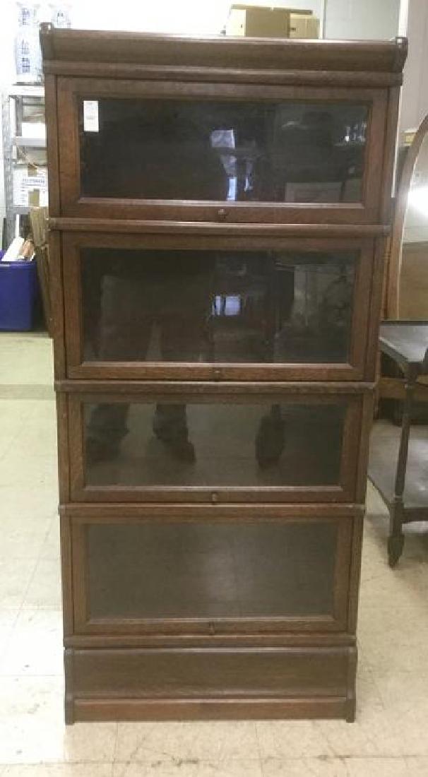 GLOBE WARNECKE QUARTER SEWN OAK NARROW BANNISTER (1 of 3)