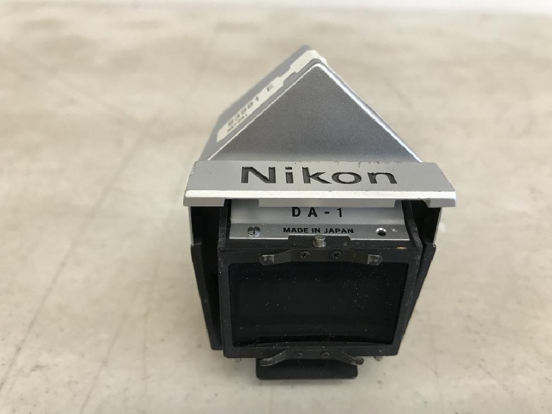 NIKON DA-1 VIEW FINDER, FROM SINGLE OWNER CAMERA AND: NIKON DA-1 VIEW FINDER, FROM SINGLE OWNER CAMERA AND ACCESSORY COLLECTION WE ARE SELLING. IN VERY NICE CONDITION.