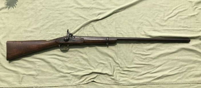 MODEL 1861 TOWER BLACK POWDER 20 GUAGE SHOTGUN, CRACK: MODEL 1861 TOWER BLACK POWDER 20 GUAGE SHOTGUN, CRACK IN STOCK, 2 LETTER H CUT IN STOCK, FROM LOCAL KINGSTON ESTATE, AS PICTURED