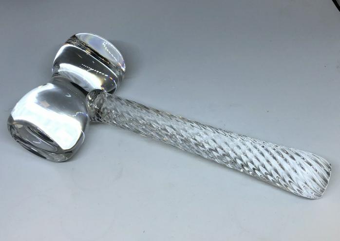 VAL SAINT LAMBERT CRYSTAL GAVEL, MEASURES 9" LONG,: VAL SAINT LAMBERT CRYSTAL GAVEL, MEASURES 9" LONG, SIGNED, IN EXCELLENT CONDITION.