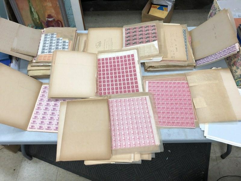 LARGE LOT ESTATE STAMPS OF EARLY 20TH CENTURY US SHEETS (1 of 10)